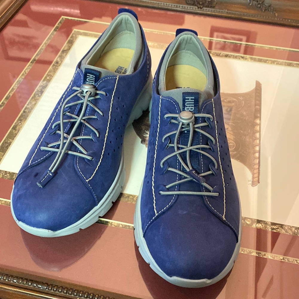 ❤️❤️Samuel  HUBBARD’S Flight 707 navy blue slip in sneakers.  New size 9.5